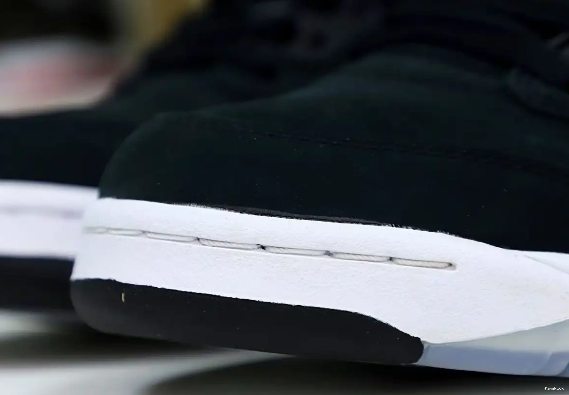 AIR 5 JORDAN 2021 RETRO 'OREO' 0704